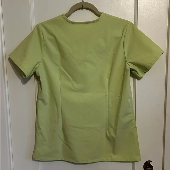 Women’s Figs scrubs top - Picture 2 of 4